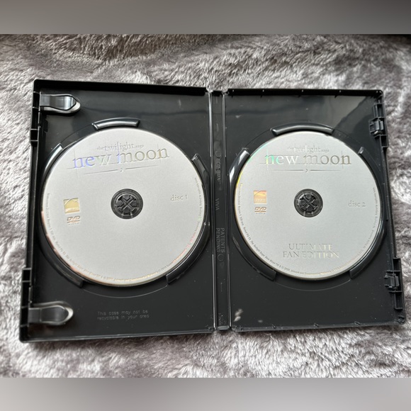 The Twilight Saga New Moon DVD Ultimate Fan Edition - Picture 2 of 3